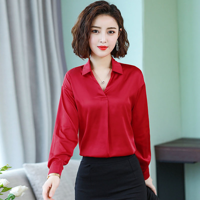 女人不要襯衫塞進褲子,太土!瞧精明女人這樣穿,你就是女神本人